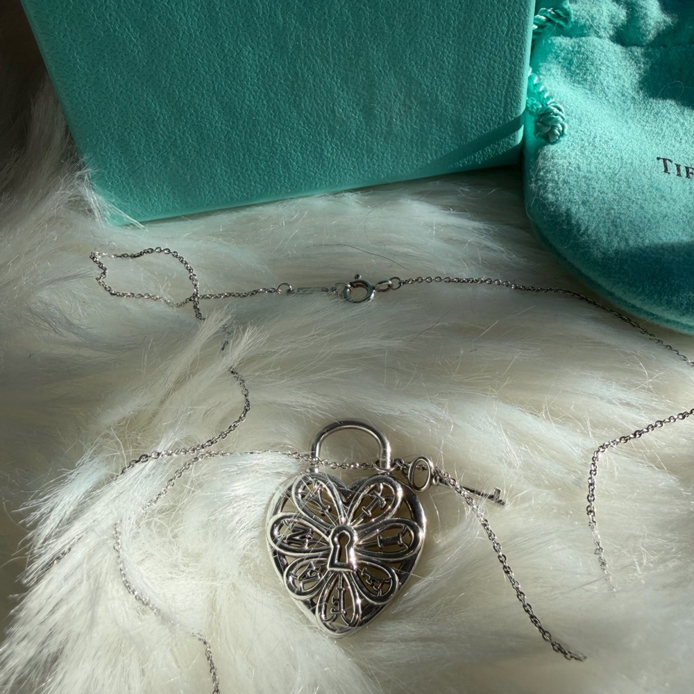 Tiffany & Co. Silver Filigree Heart & Key Pendant Necklace - Picture 2 of 6
